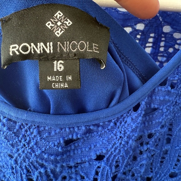 RN Ronnie Nicole STUDIO Cobalt Blue
Lace A Line Midi Dress Size 16 - Picture 2 of 3